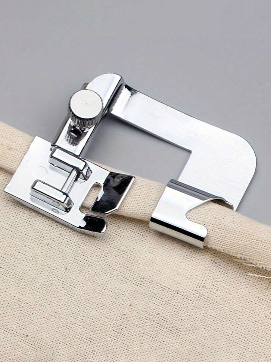 1 chân vịt cuốn mép bền chắc, chất liệu kim loại cứng cáp, phụ kiện máy may tương thích với máy may gia đình Brother, Singer và các hãng khác, dễ dàng lắp đặt. - Nhiều màu - Xem 1