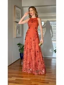 Jessica Terracotta Long Party Dress With Romantic Embroidered Tulle And Halter Neckline. Perfect For Elegant Parties, Bridesmaids, Mothers Of The Bride, Graduation, And Gala Events. Enhance Your Silhouette With Glamour And Sophistication. - Terracota - 查看 1
