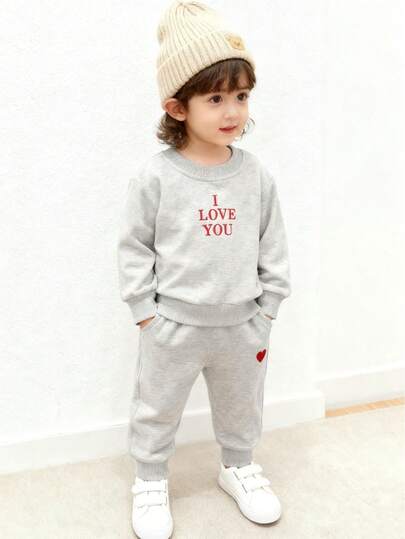 Conjunto de 2 peças de blusa e calça infantil com letras bordadas e gola redonda, manga comprida