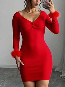 Vestido Corto Ajustado Knit con Plumas – Look Coqueto y Chic para Salidas Nocturnas - Rojo - Ver 1