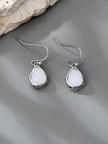 一对优雅简约水滴耳环，适合女性日常佩戴、参加派对或作为礼物赠送。 - 耳環 - 查看 9