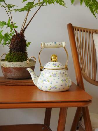1 Set Of Fresh And Delicate Floral-Patterned Enamel Kettle With Ceramic Handle Suitable For All Seasons, Heatable (Can Be Used On Stovetops Or Other Heating Sources As Applicable) Multi-Functional: Can Be Used As A Water Kettle, Coffee Pot, Teapot, Or Cold Water Pitcher Serves As A Home Decorative Ornament An Ideal Gift For Festivals (E.G., Christmas, Spring Festival) And Birthdays For Relatives And Friends