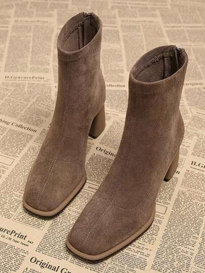 Botas cortas para mujer, de tacón alto, para otoño/invierno 2025. Adecuadas para mujeres de estatura baja, elegantes