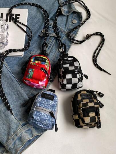 1个迷你尼龙斜挎包，运动风，多功能钥匙/耳机/钱包收纳包，配有肩带，时尚户外配饰，耳机收纳袋，数据线收纳盒，多用途便携包，可作背包或挂包使用，黑白格子图案，男女皆宜，适合旅行、户外运动、健身、工作、新年、圣诞节、情人节等场合作为礼物。