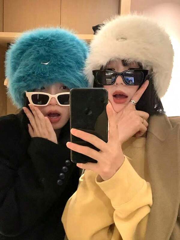 Sombrero de cubo de piel sintética con aislamiento para mujer, gorro de invierno esponjoso tipo ushanka, adecuado para usar en Navidad. Equipo de invierno