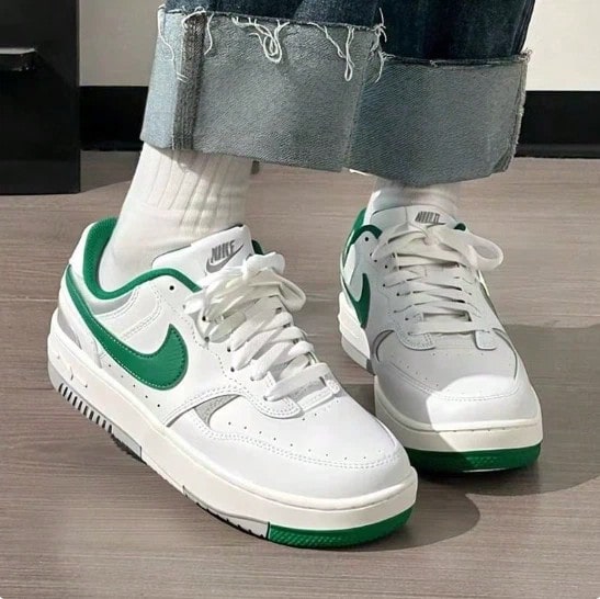 Nike Zapatillas deportivas casuales de moda retro de suela gruesa y caña baja para mujer Gamma Force