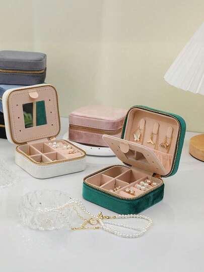 1 pieza Caja de almacenamiento de joyas de terciopelo, Caja de joyas cuadrada con cremallera, Estuche de joyas portátil para viajes, Organizador de joyas elegante, Caja de joyas compacta para guardar anillos, aretes, collares, lápices labiales y otras herramientas de maquillaje pequeñas, Exterior de terciopelo, Esencial para viajes, Imprescindible para el almacenamiento de joyas en el hogar, Esencial para volver a la escuela