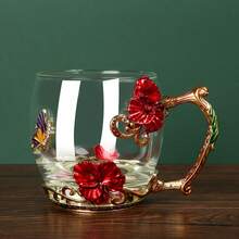1 exquisita taza de té de cristal con esmalte rojo y asa dorada(Caja de regalo) - taza de café de vidrio resistente al calor, decorada con patrones de mariposas y flores, incluye cuchara y adornos - ideal para tomar jugo, leche y desayunar en casa o en la oficina - regalo perfecto para Navidad, Acción de Gracias, Día de San Valentín, adecuado para madres, maestros, amigos - taza de café de vidrio hecha a mano, ideal para el Día de la Madre, Navidad, cumpleaños, Día de San Valentín,Fabricada en vidrio grueso libre de plomo, resistente al calor y 100% no tóxico. ¡Una alternativa saludable al plástico. - Rojo - Ver 8