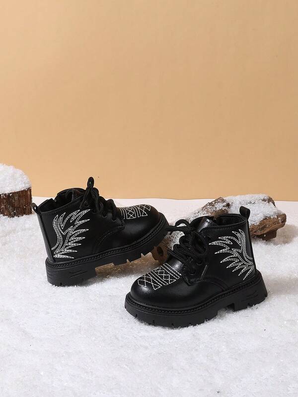 زوج من بوت الكاحل الشتوية الجديدة للأطفال ذات التطريز والرباط، بوت جلدية دافئة مقاومة للانزلاق مناسبة للاستخدام اليومي والخارجي للأطفال الصغار