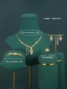 Conjunto de joias de luxo para noivas, estilo real, com design geométrico e franjas, banhado a ouro 18K, cravejado com zircônias cúbicas brancas. Inclui colar, pulseira, brincos e anel. Ideal para uso diário em casamentos e como presente de aniversário de casamento (embalagem para presente inclusa). - Conjunto Geométrico - Ver 2