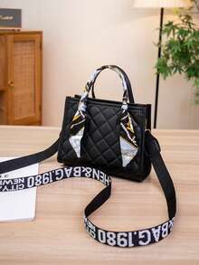 1pc Black Handbag, Solid Color Fashion Minimalist Women's Shoulder Bag, Unisex Briefcase, Rhombus Handbag, Comes With Scarf Decoration Needs Manual DIY Tying, English Strap Decor, Solid Color Shoulder Bag, Small Square Bag, Commuter Crossbody Bag