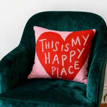 1 vỏ gối trang trí hình trái tim vẽ tay "This Is My Happy Place", 45x45cm - Mềm mại & thoải mái, vải nhung giả, in kỹ thuật số một mặt, có thể giặt bằng máy, khóa kéo, thích hợp cho ghế sofa, phòng khách, phòng ngủ, văn phòng | Thiết kế khẩu hiệu vui tươi | Vỏ gối có khóa kéo, gối trang trí