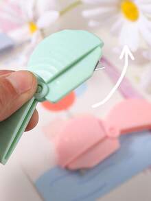 Mini Record Cutter, Mini Unboxing Knife | Manual Retraction | Ceramic Unboxing Knife, Box Opener, Its Unique Finger Guard Blade Design Effectively Prevents Injury; Ensures User And Item Safety Remains In Packaging. The Lightweight, Multipurpose Mini Knife Is Ideal For Carrying Around, And Also Meets Household Needs.