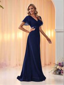 优雅V领荷叶边蝴蝶袖藏蓝色伴娘礼服、宾客礼服、春季婚礼半正式礼服、新娘母亲礼服，也适合生日派对、毕业典礼、情人节等场合。