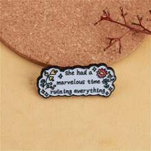 Quirky She Had A Marvelous Time Enamel Pin Humorous Cloud Shaped Brooch With Witty Quote Fun Filled Lapel Pin Playful Design Sassy Message - 彩色 - 查看 1