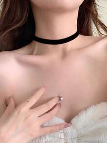 1pc Gothic Velvet Choker Necklace, Minimalist Style - Red - View 3