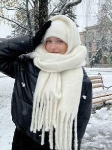 1条纯色简约羊驼毛围巾，新款冬季保暖加厚披肩。礼盒包装，适合送给女朋友，新年、感恩节、母亲节、情人节礼物。流苏围巾，马海毛披肩。圣诞节/万圣节/百搭围巾，适合季节性日常佩戴，防风保暖，适用于秋冬季节。新年、感恩节。