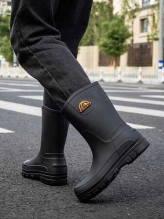 Nuevos zapatos deportivos para hombre, botas impermeables, botas de lluvia antideslizantes de media caña, botas de goma de estilo coreano casual con cierre elástico