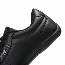 女士黑色健身健美操鞋，运动PU皮革运动鞋