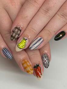 24 piezas de uñas postizas con forma de almendra, estilo pastoril de frutas y verduras para fiestas, zanahoria de dibujos animados con tablero de ajedrez amarillo, pera amarilla, estrella de color gris-verde que a menudo se usa para asistencia diaria, citas, reuniones, fiestas, salidas, bodas y otras ocasiones. Uñas postizas con pegamento de gelatina 1 pieza 1 lima