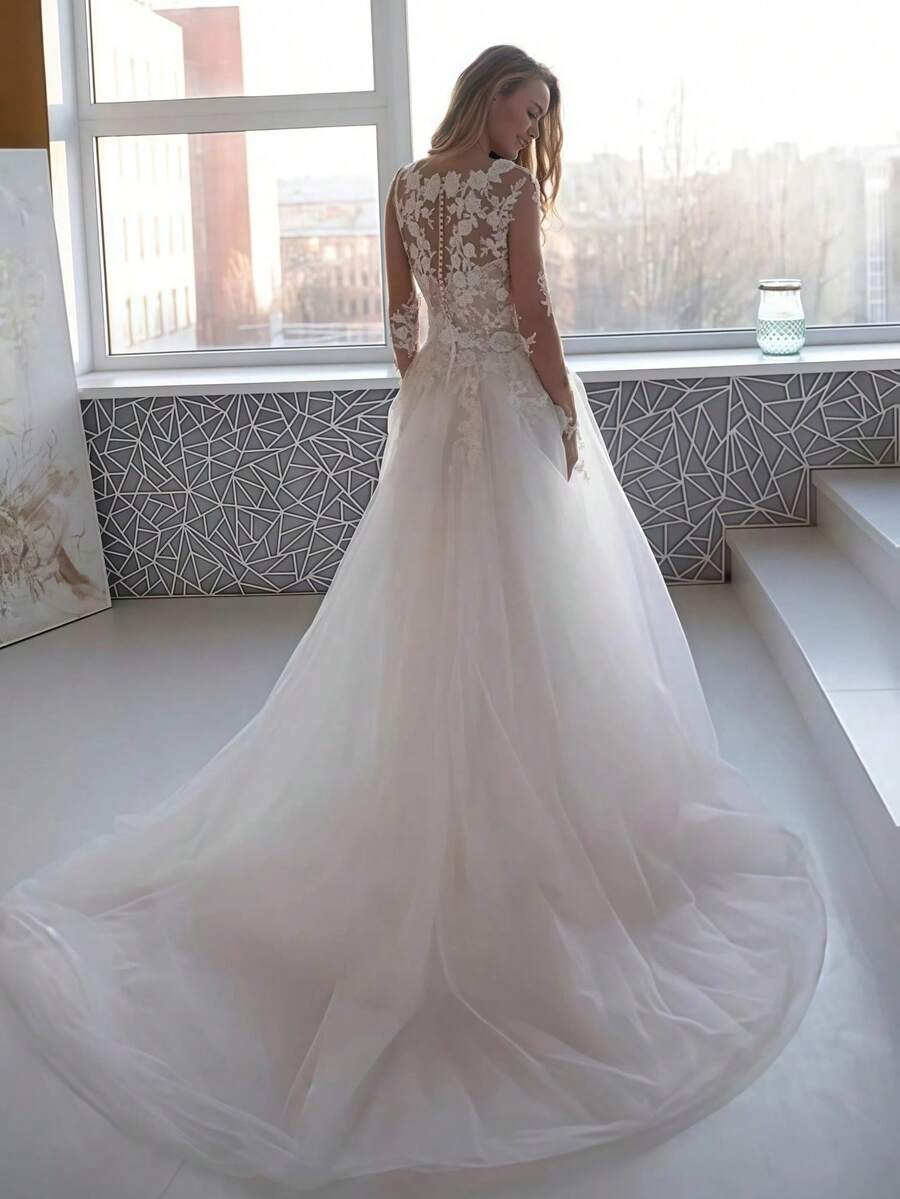 Elegant Romantic Boho Long Sleeves Lace Appliques Tulle Wedding Dress Registration,Evening Party Dress Birthday Party Dress,Romantic Church Ceremony Wedding Dress,Suitable For Wedding,Dating,Party,Singles' Party,Vacation,Formal Occasions,Dinner Dress,Prom Dress,Homecoming Dress,Cocktail Party,Wedding Guest Dress,Graduation - 白色 - 查看 1