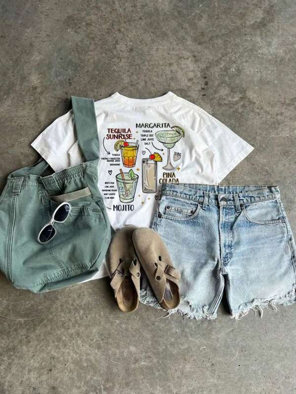 Camiseta de manga corta con cuello redondo, estampado de cóctel y eslogan para mujer. Estilo casual, suelto y versátil para vacaciones. Conjunto de moda de verano adecuado para el uso diario de vacaciones