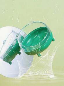 1 pieza de baño y aseo para hámsters con base clara y ventana visible que incluye alfombrilla antideslizante, diseño antivuelco y antifugas; adecuado para bañeras y áreas de inodoro fijas para varios hámsters como Pudding, Tri-Lines, Milk Tea, Silver Fox y Golden Sable; también puede servir como un tazón de alimentación para animales pequeños de hasta 15 libras, como conejos y gatitos.