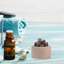 1 Stück Holz Ätherisches Öl Diffuser - Natürliches Tannenzapfen Design. Dieser kompakte zylindrische Diffuser benötigt keine Batterien und ist ideal für den Heimgebrauch, Feierlichkeiten, Partygeschenke, Büros, Autos, Schränke, Yoga-Studios und Spas. Perfekt für Schlafzimmer Dekoration, Wohndekoration, Diffusion ätherischer Öle und als Geschenk.