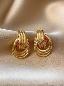 1 paire de boucles d'oreilles cloutées en alliage de ton doré à la mode avec design noué multi-tours pour femmes, boucles d'oreilles pendantes à double anneau, boucles d'oreilles pendantes uniques. Cadeau d'anniversaire pour épouse - Doré - Voir 1