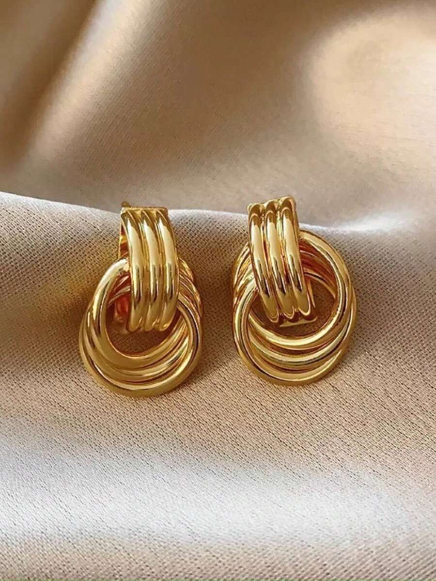 1 paire de boucles d'oreilles cloutées en alliage de ton doré à la mode avec design noué multi-tours pour femmes, boucles d'oreilles pendantes à double anneau, boucles d'oreilles pendantes uniques. Cadeau d'anniversaire pour épouse - Doré - Voir 1