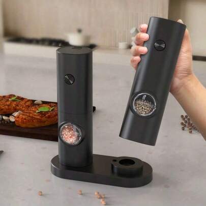 Electric Salt And Pepper Grinder Set With Base, Pepper Mill, Coarse Grinder, Battery Powered, Electric Grinder, Electric Salt And Pepper Mill, Salt And Pepper Grinder, Ideal For Home And Kitchen Use (Battery Operated)