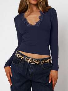 女士时尚性感修身蕾丝边V领短款长袖T恤衬衫，Y2K风格，秋冬季，圣诞节服装