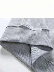 Vintage Softball Heart Sweatshirt, Cute Sports Graphic Crewneck, Sports Mom Sweater, Softball Lover Crewneck, Game Day Gift FZ-1215 SWWomen's Festive Crew Neck Sweatshirtideal Para AmigosMom Life Sweatshirt - Xám - Xem 3