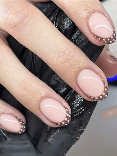 24pcs/Set Minimalist French Short Oval Brown Polka Dot Cute & Fashionable Press-On Fake Nails, Includes 1pc Jelly Gel And 1pc Nail File, Suitable For Ladies And Girls For Party, Date, And Daily Wear Nail Supplies