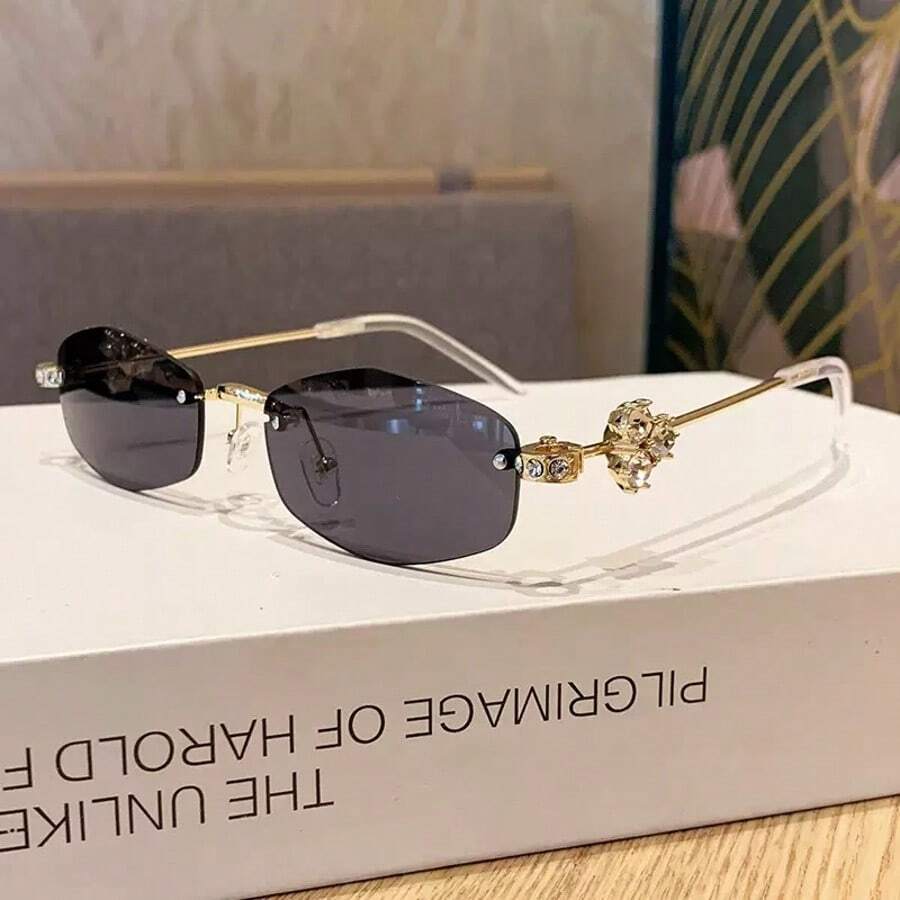 1 Pair Super Light & Large Square Eyeglasses, Versatile Stylish Street Fashion Fashion Glasses For Women, Slimming Big Frame For Clubbing, Daily Life Matching And Outdoor Travel Accessories, Essential For Summer - Multicolor - View 1