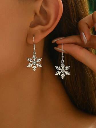 1 Pair Elegant White Snowflake Earrings For Women, Suitable For Christmas Holiday Wear Or Gift