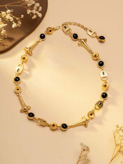 Vintage Gold-Tone Organ (Eye, Nose, Ear) Shaped Necklace European & American Style Black Gemstone Body Part Necklace Retro Locket Decorated Body Organ Theme Necklace Niche Art Style Gold-Tone Body Element Necklace Vintage Black Gemstone Organ (Eye/Nose/Ear) Necklace - Art Exhibition/Gallery Event: Pair With Artistic Outfits To Highlight Niche Art Aesthetics, Becoming A Style Highlight. - Retro Theme Party: Combine With Retro-Style Clothing To Create A Unique Retro Artistic Atmosphere.