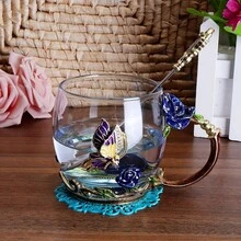 1 exquisitaTaza de vidrio con esmalte de rosa y cristal para té,Set de Caja de Regalo Taza de Té Floral (con cuchara de acero inoxidable), Taza de Café Decorativa de Cristal Transparente con Mariposa y Rosa, Caja de Regalo para Ella Mamá Esposa Abuela Niñas Mujeres Idea de Regalo de Cumpleaños de Navidad para Uso con Jugo, Bebidas Frías y Calientes, Día de San Valentín,Fabricada en vidrio grueso libre de plomo, resistente al calor y 100% no tóxico. ¡Una alternativa saludable al plástico. - Azul - Ver 4
