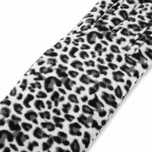 Isotoner Womens Stretch Fleece Gloves With Microluxe Lining And Smart Touch Technology{Inchsize_nameinch:InchOneSizeinch,Inchcolor_nameinch:InchSnowLeopardinch} - Báo tuyết - Xem 4