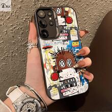 Esta funda de teléfono con diseño de patrón de personaje esponjoso es exclusiva para Samsung Galaxy S25ULTRA, S24PLUS, S23FE, S21PRO, S22, S20+, A03S, A05S, A14, A31, A53, A34, A10, A04E, M04, A33, A35, A55, A72, A71, A70, A22, A16, A06, A20S, A54, con diseño IMD plateado antimanchas, moderno, a la moda y colorido. - Colores mixtos - Ver 1