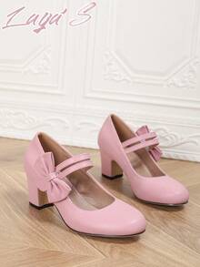 2026 Spring/Summer New Arrival: Elegant, Stylish, And Exquisite High Heels For Women. Pink Classic Mary Jane Shoes. Available In Silver, Pink, And Black. Low-Cut, Chunky Heels With Round Toe And Bow Embellishments. Nylon-Stitched For Easy Wear. Perfect As A Gift For Mothers. Extremely Comfortable. Suitable For Parties, Dances, Business Occasions, Everyday Casual Wear, And Outdoor Activities. Stretch Velvet(Local Warehouse, Delivery As Fast As 3 Days) - 粉色 - 查看 4