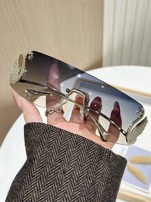 一副欧美风时尚眼镜，天鹅造型，复古优雅亮面PC（聚碳酸酯）材质，四季皆宜。 - 彩色 - 查看 13