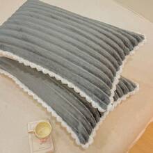 Neuer hochdichter Milch-Plüschball Kissenbezug, Plüsch-Kaninchenhaar Bommel verdickter Schneeball Kissenbezug mit Reißverschluss - Grau - Übersicht 6