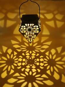 One Solar-Powered Garden Light, Outdoor Solar Light, Solar Bamboo Lantern, Waterproof Outdoor Solar Light. It Can Be Hung In Gardens, Courtyards, Terraces, Porches, On Trees, Lawns, Paths, Etc. It Has A Retro And Exquisite Design, Is Made Of Metal, And Is A European-Style Wrought Iron Decorative Pendant. Baroque Style, It Can Be Used As A Decorative Hanging, Wall Decoration, Room Decoration, Home Decoration, Or Autumn Decoration.