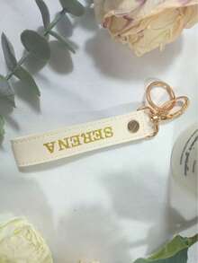 1 Stück personalisierter großer Ring Schlüsselanhänger - Individualisierte Schlüsselanhänger - Handschlaufen Schlüsselanhänger - Taschendekoration - Autohaken - Geschenke für sie - Mode Schlüsselanhänger - Weihnachtsgeschenke, nur Schriftzeichen, Sonderzeichen können nicht individualisiert werden, Multifunktional, Dekorativ, Wiederverwendbar, Exquisit, Stilvoll, Hochwertig, Farbig, Modern, Individuell, Personalisiert, Einzigartig, Wohndekoration, Wohndekoration, Warme Atmosphäre, Herbstliche Wohnungsauffrischung, Wohnharmonie