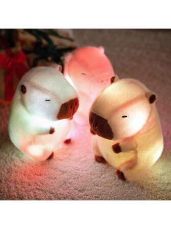 Świecąca pluszowa kapibara - miękkie, świecące zwierzątko, uroczy nocny towarzysz dla młodzieży i dorosłych, wspaniały prezent na urodziny i święta, dostępna w jasnobrązowo-białym i różowym kolorze, świąteczny upominek o żywym wzornictwie i miękkiej fakturze.