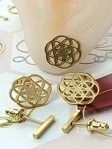 1 Paar Edelstahl Cut Out geometrische Blumen Ohrringe, süße runde Titan-Stahl Ohrringe, 304 Hypoallergen Ohrringe für Frauen, geeignet für den täglichen Gebrauch, Festivals und Dates, perfektes Geschenk für Freunde und Familie