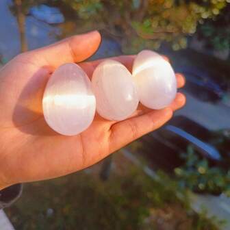 新品：抛光透石膏水晶阴道蛋，用于装饰