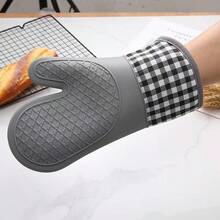 Double-Layer Heat-Resistant Hand Cover, Silicone And Cotton, Specially Designed For Kitchen Ovens, High-Temperature Resistant, Anti-Slip And Heat-Resistant, Microwave Oven Baking, Effective Heat Insulation - Multicolor - View 8
