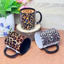 1 chiếc cốc cà phê/ly gốm in hình động vật, dung tích: Xấp xỉ 11 oz, cốc nước đa năng, họa tiết da báo, họa tiết da rắn, món quà lý tưởng cho Giáng sinh, Ngày lễ Thánh Patrick, Lễ Phục sinh, Ngày lễ tình nhân, Ngày của cha và Ngày của mẹ khi trở lại trường - Đen và trắng - Xem 7